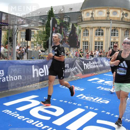 29.06.2025 - hella hamburg halbmarathon Michael Strokosch http://msf.ph/oto/8324741 29.06.2025 10:48:37 Ziel 1163, 1176, 2213, 4553, 5421, 9538, 10000, 10859, 10860, 11579, 12149, 12690, 13962, 14033, 15573, 15808, 15917, 17395, 18251, 18815 meine-sportfotos.de