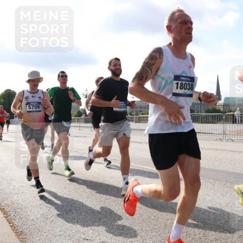 29.06.2025 - hella hamburg halbmarathon Lena Gebhardt http://msf.ph/oto/8324762 29.06.2025 09:48:28 Lombardsbrücke 5709, 17658, 852, 18038, 1290, 1290, 1385, 1505, 1710, 1743, 2262, 2399, 2714, 2767, 3480, 3547, 3959, 4359, 4860, 5091, 5307, 5315, 5554, 5709, 6684, 6829, 6990, 6993, 7152, 7154, 7884, 8362, 8571, 8933, 9403, 10404, 10793, 10852, 10900, 11202, 11227, 11620, 11929, 12044, 12051, 12290, 12488, 12514, 12916, 13483, 13595, 13854, 13940, 13975, 14387, 14875, 14908, 15015, 15415, 15701, 15931, 15959, 16119, 16158 meine-sportfotos.de