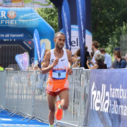 29.06.2025 - hella hamburg halbmarathon Strokosch-Dieckow http://msf.ph/oto/8324764 29.06.2025 10:03:01 Ziel 9, 23 meine-sportfotos.de