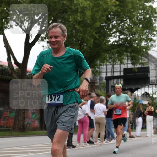 29.06.2025 - hella hamburg halbmarathon Yannick Fuchs http://msf.ph/oto/8324820 29.06.2025 10:51:25 20KM 1200, 1239, 1563, 1715, 1719, 1972, 2236, 2606, 2652, 3141, 3575, 4261, 5015, 5134, 5391, 5457, 5458, 5728, 6281, 6302, 6720, 6892, 7159, 7269, 7833, 8744, 9450, 10383, 10408, 12144, 12509, 12773, 12774, 13376, 13523, 13664, 14361, 14737, 14881, 14951, 15090, 15110, 15125, 15189, 15220, 15349, 15664, 16093, 16418, 17201, 17758, 17769, 17848, 18388, 18508 meine-sportfotos.de
