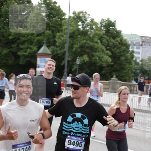 29.06.2025 - hella hamburg halbmarathon Jannik Wohlers http://msf.ph/oto/8324839 29.06.2025 10:39:43 Lombardsbrücke 1058, 1076, 1291, 1586, 1691, 1899, 2019, 2254, 2515, 2572, 2866, 2888, 3237, 3515, 3607, 3808, 4173, 4271, 4471, 4756, 5113, 5229, 5263, 5351, 5352, 5654, 5877, 5901, 6097, 6548, 6698, 6750, 6866, 6876, 6890, 6920, 7174, 7455, 7456, 7675, 7850, 8815, 8865, 8866, 9187, 9195, 9292, 9495, 10474, 10806, 10818, 10953, 11188, 11242, 11244, 11653, 11717, 11874, 12414, 12444, 12501, 12760, 12883, 12906, 13005, 13069, 13290, 13577, 13651, 14327, 14578, 15111, 19163 meine-sportfotos.de