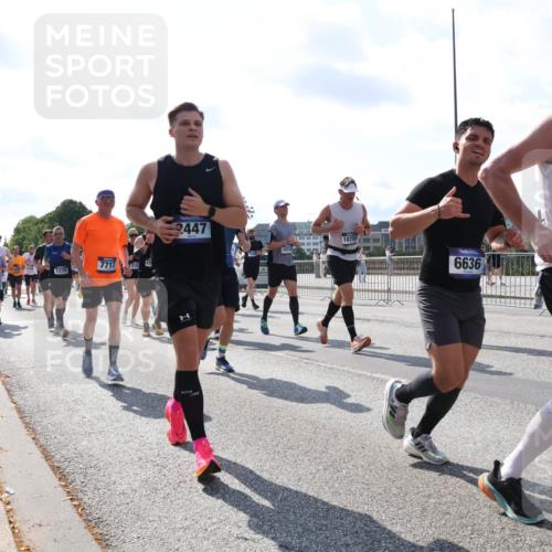 29.06.2025 - hella hamburg halbmarathon Lena Gebhardt http://msf.ph/oto/8324853 29.06.2025 10:00:12 Lombardsbrücke 1239, 7717, 318, 15, 2447, 1074, 10759, 6636, 1006, 1019, 1125, 1180, 1239, 1264, 1526, 1544, 1681, 1834, 1914, 2027, 2086, 2099, 2159, 2346, 2348, 2364, 2426, 2447, 2582, 2584, 2606, 2652, 2676, 2677, 2730, 2910, 3042, 3177, 3181, 3319, 3400, 3836, 3861, 3898, 4013, 4231, 4419, 4594, 4632, 4772, 4796, 4813, 4940, 4945, 5015, 5134, 5272, 5277, 5341, 5643, 5728, 6082, 6084, 6104, 6174, 6201, 6202, 6220, 6260, 6462, 6470, 6581, 6587, 8330, 10031 meine-sportfotos.de
