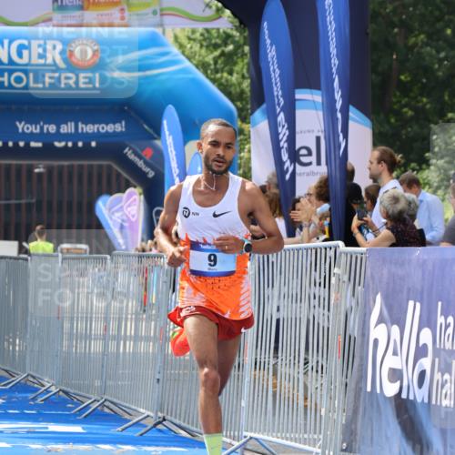 29.06.2025 - hella hamburg halbmarathon Strokosch-Dieckow http://msf.ph/oto/8324882 29.06.2025 10:03:01 Ziel 9, 23 meine-sportfotos.de