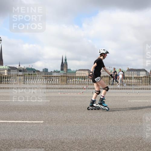 29.06.2025 - hella hamburg halbmarathon Lena Gebhardt http://msf.ph/oto/8324978 29.06.2025 09:08:10 Lombardsbrücke 247 meine-sportfotos.de