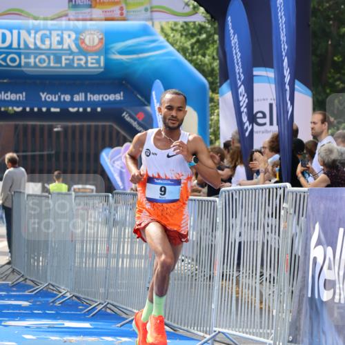 29.06.2025 - hella hamburg halbmarathon Strokosch-Dieckow http://msf.ph/oto/8324980 29.06.2025 10:03:01 Ziel 9, 23 meine-sportfotos.de