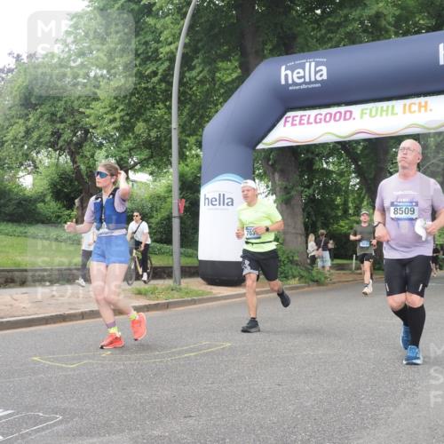 29.06.2025 - hella hamburg halbmarathon KatJ http://msf.ph/oto/8324984 29.06.2025 10:46:24 Zwischen KM18-KM19 4986, 7031, 7223, 7824, 8030, 8509 meine-sportfotos.de