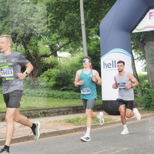 29.06.2025 - hella hamburg halbmarathon KatJ http://msf.ph/oto/8324998 29.06.2025 10:16:57 Zwischen KM18-KM19  meine-sportfotos.de