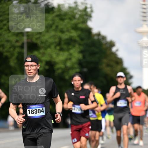 29.06.2025 - hella hamburg halbmarathon Dr. Thomas Lammeyer http://msf.ph/oto/8325093 29.06.2025 09:55:39 Kennedybrücke 1057, 1312, 1353, 1569, 1763, 2653, 2880, 3437, 3618, 3697, 4565, 4871, 4991, 5014, 5047, 5129, 5231, 5690, 5987, 6490, 6700, 6770, 7185, 7710, 8074, 8359, 8564, 8900, 9358, 9547, 9659, 10319, 10691, 10978, 11021, 11062 meine-sportfotos.de