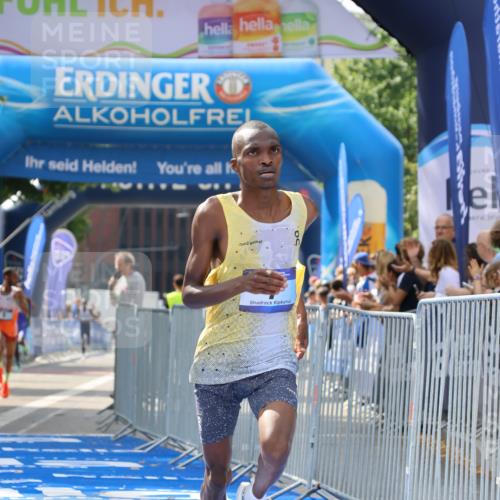 29.06.2025 - hella hamburg halbmarathon Strokosch-Dieckow http://msf.ph/oto/8325177 29.06.2025 10:02:55 Ziel 7, 9 meine-sportfotos.de