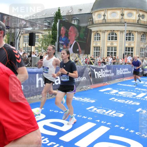 29.06.2025 - hella hamburg halbmarathon Michael Strokosch http://msf.ph/oto/8325195 29.06.2025 10:48:41 Ziel 1163, 1176, 2213, 4553, 5421, 9538, 10859, 11579, 14511, 15384, 15573, 17127, 18815 meine-sportfotos.de