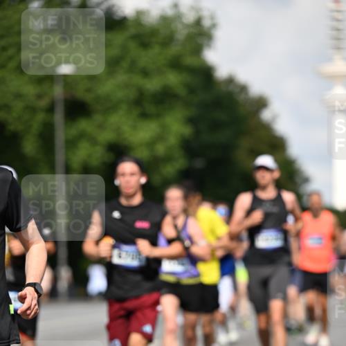 29.06.2025 - hella hamburg halbmarathon Dr. Thomas Lammeyer http://msf.ph/oto/8325204 29.06.2025 09:55:40 Kennedybrücke 1057, 1312, 1353, 1569, 1763, 2653, 2880, 3437, 3618, 3697, 4565, 4871, 5014, 5047, 5129, 5231, 5336, 5690, 5987, 6700, 6770, 7185, 7710, 8074, 8359, 8564, 8900, 9358, 9547, 9659, 10691, 10978, 11021, 11062 meine-sportfotos.de