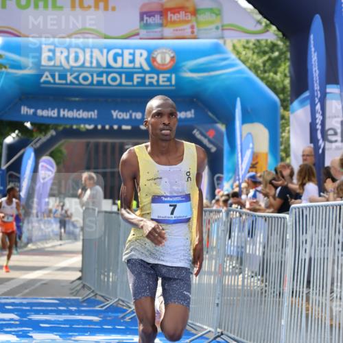 29.06.2025 - hella hamburg halbmarathon Strokosch-Dieckow http://msf.ph/oto/8325245 29.06.2025 10:02:55 Ziel 7, 9 meine-sportfotos.de