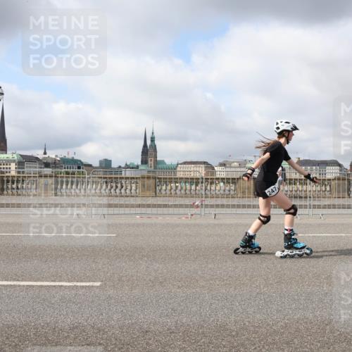 29.06.2025 - hella hamburg halbmarathon Lena Gebhardt http://msf.ph/oto/8325291 29.06.2025 09:08:10 Lombardsbrücke 247 meine-sportfotos.de