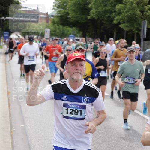 29.06.2025 - hella hamburg halbmarathon Jannik Wohlers http://msf.ph/oto/8325320 29.06.2025 10:39:45 Lombardsbrücke 1018, 1037, 1058, 1076, 1291, 1691, 2019, 2109, 2254, 2515, 2572, 2866, 2888, 3237, 3515, 3607, 3808, 4173, 4271, 4471, 4756, 5113, 5229, 5263, 5351, 5352, 5877, 5901, 6097, 6548, 6673, 6750, 6866, 6876, 6890, 6920, 7108, 7174, 7455, 7456, 7675, 7850, 8815, 9187, 9195, 9292, 9495, 10474, 10806, 10818, 10953, 11188, 11242, 11244, 11653, 11717, 12414, 12444, 12501, 12760, 12906, 13005, 13069, 13290, 13410, 13577, 13651, 14578, 15111, 16681 meine-sportfotos.de