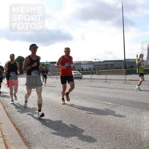 29.06.2025 - hella hamburg halbmarathon Lena Gebhardt http://msf.ph/oto/8325372 29.06.2025 09:48:31 Lombardsbrücke 18802, 13483, 17005, 1290, 1385, 1505, 1710, 1743, 2262, 2399, 2714, 2767, 3480, 3547, 3959, 4359, 4381, 4860, 5091, 5307, 5315, 5554, 5709, 6684, 6829, 6990, 6993, 7152, 7154, 7884, 8362, 8571, 8933, 9403, 10190, 10404, 10793, 10852, 10900, 11202, 11227, 11620, 11929, 12044, 12051, 12290, 12488, 12514, 12916, 13483, 13595, 13940, 13975, 14875, 14908, 15015, 15415, 15701, 15931, 15959, 16119, 16158 meine-sportfotos.de