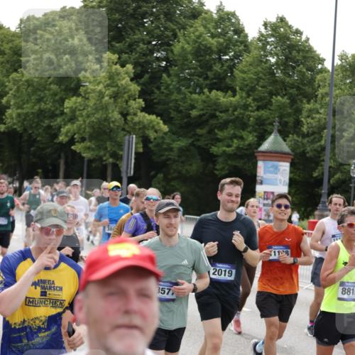 29.06.2025 - hella hamburg halbmarathon Jannik Wohlers http://msf.ph/oto/8325399 29.06.2025 10:39:46 Lombardsbrücke 1018, 1037, 1058, 1076, 1291, 1691, 2019, 2109, 2254, 2515, 2572, 2866, 2888, 3237, 3515, 3607, 3808, 4173, 4271, 4471, 4756, 5113, 5229, 5263, 5351, 5352, 5877, 5901, 6097, 6463, 6548, 6673, 6750, 6866, 6876, 6890, 6920, 7108, 7174, 7455, 7675, 7850, 8815, 9187, 9195, 9292, 9495, 10474, 10806, 10818, 10953, 11188, 11242, 11244, 11653, 11717, 12414, 12444, 12501, 12760, 12906, 13005, 13069, 13290, 13410, 13577, 13651, 15111, 16681, 17318 meine-sportfotos.de