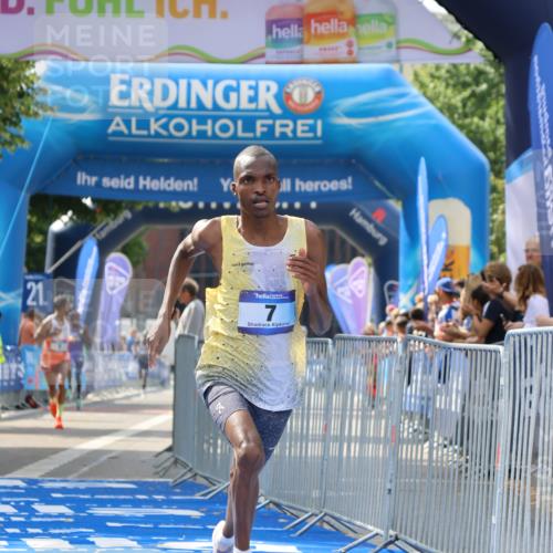 29.06.2025 - hella hamburg halbmarathon Strokosch-Dieckow http://msf.ph/oto/8325406 29.06.2025 10:02:55 Ziel 7, 9 meine-sportfotos.de