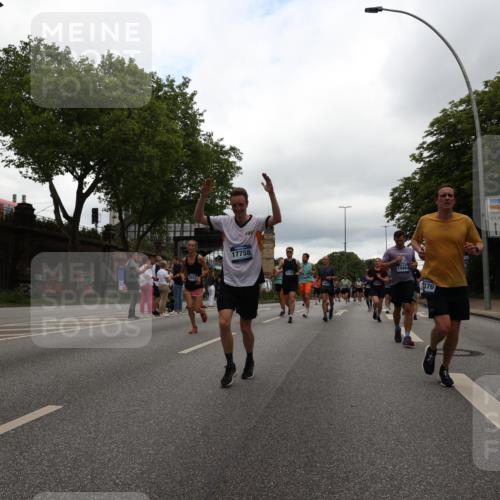 29.06.2025 - hella hamburg halbmarathon Yannick Fuchs http://msf.ph/oto/8325460 29.06.2025 10:51:27 20KM 1200, 1239, 1563, 1715, 1719, 1972, 2236, 2606, 2652, 2806, 3141, 3575, 4261, 4579, 5015, 5134, 5391, 5457, 5458, 6281, 6302, 6720, 6892, 7159, 7269, 7833, 8744, 9450, 10383, 10408, 12144, 12509, 12773, 12774, 13376, 13523, 13664, 14361, 14737, 14881, 14951, 15090, 15110, 15125, 15189, 15220, 15229, 15349, 15664, 16093, 16418, 17201, 17455, 17758, 17769, 18508 meine-sportfotos.de