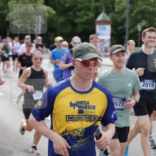 29.06.2025 - hella hamburg halbmarathon Jannik Wohlers http://msf.ph/oto/8325466 29.06.2025 10:39:46 Lombardsbrücke 1018, 1037, 1058, 1076, 1291, 1691, 2019, 2109, 2254, 2515, 2572, 2866, 2888, 3237, 3515, 3607, 3808, 4173, 4271, 4471, 4756, 5113, 5229, 5263, 5351, 5352, 5877, 5901, 6097, 6463, 6548, 6673, 6750, 6866, 6876, 6890, 6920, 7108, 7174, 7455, 7675, 7850, 8815, 9187, 9195, 9292, 9495, 10474, 10806, 10818, 10953, 11188, 11242, 11244, 11653, 11717, 12414, 12444, 12501, 12760, 12906, 13005, 13069, 13290, 13410, 13577, 13651, 15111, 16681, 17318 meine-sportfotos.de