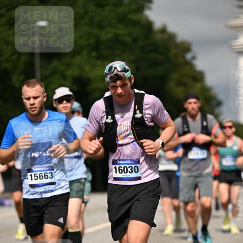 29.06.2025 - hella hamburg halbmarathon Dr. Thomas Lammeyer http://msf.ph/oto/8325483 29.06.2025 10:17:33 Kennedybrücke 1194, 1859, 1939, 2055, 2359, 2721, 2904, 2961, 2987, 3218, 3729, 4001, 4795, 4950, 5232, 5631, 6026, 6207, 7346, 7460, 7913, 8913, 9128, 9612, 9631 meine-sportfotos.de