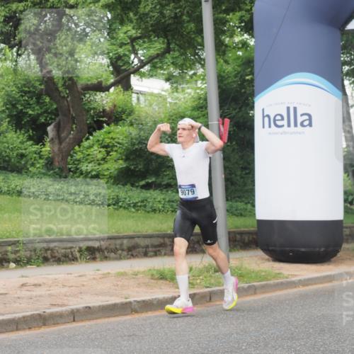 29.06.2025 - hella hamburg halbmarathon KatJ http://msf.ph/oto/8325512 29.06.2025 10:17:00 Zwischen KM18-KM19  meine-sportfotos.de
