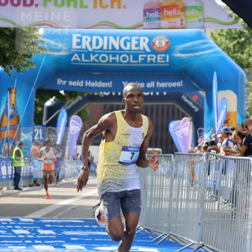 29.06.2025 - hella hamburg halbmarathon Strokosch-Dieckow http://msf.ph/oto/8325560 29.06.2025 10:02:55 Ziel 7, 9 meine-sportfotos.de