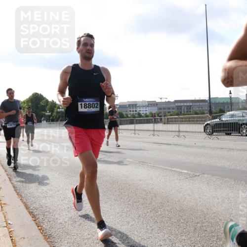 29.06.2025 - hella hamburg halbmarathon Lena Gebhardt http://msf.ph/oto/8325582 29.06.2025 09:48:32 Lombardsbrücke 13975, 18384, 18802, 1290, 1385, 1505, 1710, 1743, 2262, 2399, 2714, 2767, 3480, 3547, 3959, 4359, 4381, 4860, 5091, 5307, 5315, 5554, 5709, 6684, 6829, 6990, 6993, 7152, 7154, 7884, 8121, 8571, 8933, 9403, 10190, 10404, 10793, 10852, 11202, 11227, 11620, 11929, 12044, 12051, 12290, 12488, 12514, 12916, 13483, 13595, 13940, 13975, 14875, 14908, 15015, 15701, 15931, 15959, 16119, 16158 meine-sportfotos.de
