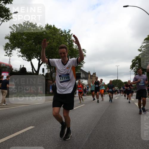 29.06.2025 - hella hamburg halbmarathon Yannick Fuchs http://msf.ph/oto/8325600 29.06.2025 10:51:28 20KM 1200, 1239, 1563, 1715, 1719, 1972, 2236, 2606, 2652, 2806, 3141, 3575, 4261, 4579, 5015, 5134, 5391, 5457, 5458, 6281, 6302, 6720, 6892, 7159, 7269, 7833, 8744, 9450, 10383, 10408, 12144, 12509, 12773, 12774, 13376, 13523, 13664, 14361, 14737, 14881, 14951, 15090, 15110, 15189, 15220, 15229, 15349, 15664, 16418, 17201, 17455, 17758, 17769, 18508 meine-sportfotos.de