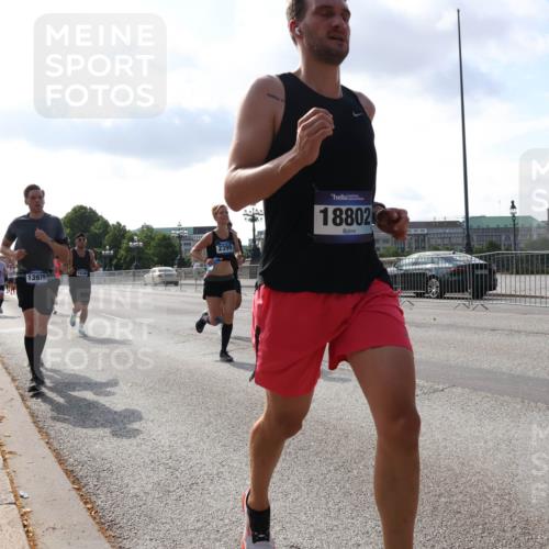 29.06.2025 - hella hamburg halbmarathon Lena Gebhardt http://msf.ph/oto/8325622 29.06.2025 09:48:32 Lombardsbrücke 18384, 13975, 2399, 18802, 1290, 1385, 1505, 1710, 1743, 2262, 2399, 2714, 2767, 3480, 3547, 3959, 4359, 4381, 4860, 5091, 5307, 5315, 5554, 5709, 6684, 6829, 6990, 6993, 7152, 7154, 7884, 8121, 8571, 8933, 9403, 10190, 10404, 10793, 10852, 11202, 11227, 11620, 11929, 12044, 12051, 12290, 12488, 12514, 12916, 13483, 13595, 13940, 13975, 14875, 14908, 15015, 15701, 15931, 15959, 16119, 16158 meine-sportfotos.de
