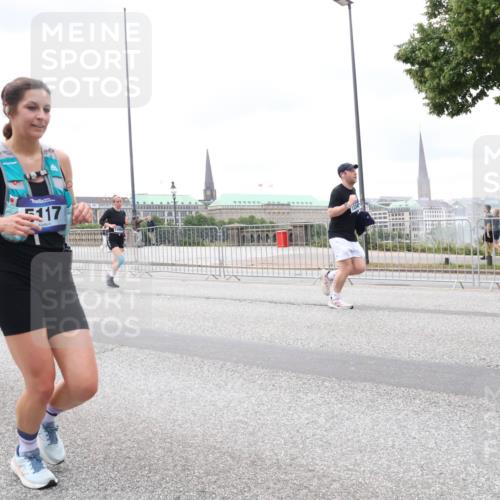 29.06.2025 - hella hamburg halbmarathon Lena Gebhardt http://msf.ph/oto/8325674 29.06.2025 10:57:43 Lombardsbrücke 16, 15958, 5117, 1123, 1242, 1248, 1265, 1643, 2015, 2041, 2451, 2567, 2900, 3191, 3195, 3385, 3388, 3433, 3644, 3723, 3750, 3936, 3954, 4059, 4086, 4106, 4180, 4197, 4429, 4521, 4830, 5117, 5316, 5632, 5736, 5738, 6316, 6337, 6827, 6857, 6916, 7172, 7193, 7556, 7720, 7728, 8035, 8159, 8287, 8386, 8474, 8540, 8552, 8708, 8713, 8773, 8851, 8853, 8873, 9059, 9110, 9233, 9318, 9394, 9398, 9436, 9496, 9613 meine-sportfotos.de