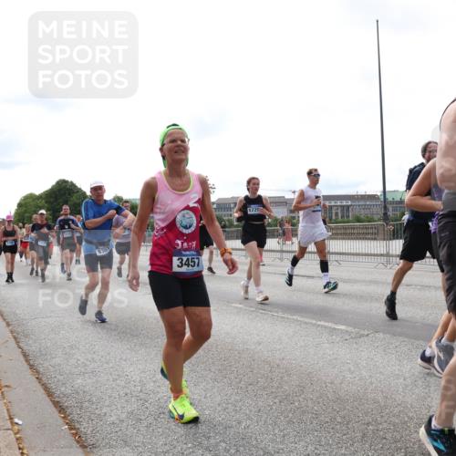 29.06.2025 - hella hamburg halbmarathon Lena Gebhardt http://msf.ph/oto/8325687 29.06.2025 10:23:20 Lombardsbrücke 930, 3457, 1729, 000, 1048, 1304, 1362, 1853, 2925, 3029, 3034, 4190, 4266, 4391, 4728, 4793, 5406, 5629, 6502, 6578, 6784, 6785, 6849, 7029, 7266, 7820, 7891, 8687, 8688, 8716, 8918, 8920, 9133, 9301, 9877, 9913, 10205, 10739, 11300, 11798, 11879, 12025, 12073, 12190, 12265, 12874, 13560, 14041, 14265, 14338, 14510, 14512, 14821, 15709, 16185, 16251, 16416, 16558, 17013, 17099, 17199, 17207, 17299, 17719 meine-sportfotos.de