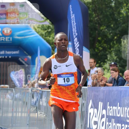 29.06.2025 - hella hamburg halbmarathon Strokosch-Dieckow http://msf.ph/oto/8325722 29.06.2025 10:02:44 Ziel 10 meine-sportfotos.de