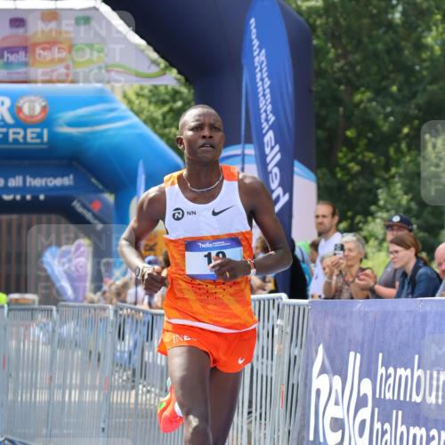 29.06.2025 - hella hamburg halbmarathon Strokosch-Dieckow http://msf.ph/oto/8325770 29.06.2025 10:02:44 Ziel 10 meine-sportfotos.de