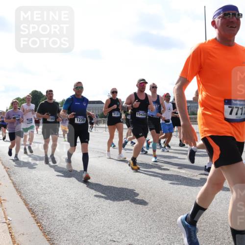 29.06.2025 - hella hamburg halbmarathon Lena Gebhardt http://msf.ph/oto/8325782 29.06.2025 10:00:13 Lombardsbrücke 3181, 15434, 993, 1992, 1239, 7717, 1074, 1006, 1019, 1125, 1180, 1239, 1264, 1526, 1544, 1681, 1834, 1914, 2027, 2086, 2099, 2159, 2346, 2348, 2364, 2426, 2447, 2582, 2584, 2606, 2652, 2676, 2677, 2730, 2910, 2982, 3042, 3177, 3181, 3319, 3400, 3794, 3836, 3861, 3898, 4013, 4231, 4419, 4579, 4594, 4632, 4767, 4772, 4796, 4813, 4940, 4945, 5015, 5134, 5272, 5277, 5341, 5643, 5728, 6082, 6084, 6104, 6174, 6201, 6202, 6220, 6260, 6462, 6470, 6581, 6587 meine-sportfotos.de