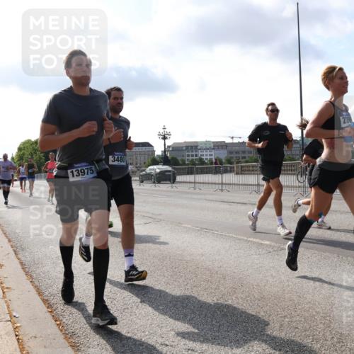 29.06.2025 - hella hamburg halbmarathon Lena Gebhardt http://msf.ph/oto/8325784 29.06.2025 09:48:34 Lombardsbrücke 3480, 13975, 2399, 1290, 1385, 1505, 1710, 1743, 2262, 2399, 2714, 2767, 3480, 3547, 3959, 4359, 4381, 4860, 5091, 5307, 5315, 5554, 5709, 6684, 6829, 6993, 7152, 7154, 7884, 8121, 8571, 8933, 9403, 9643, 10190, 10404, 10793, 10852, 11202, 11227, 11620, 11929, 12044, 12051, 12488, 12514, 12916, 13483, 13595, 13940, 13975, 14875, 14908, 15015, 15701, 15931, 15959, 16119, 16158 meine-sportfotos.de