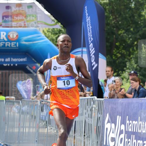 29.06.2025 - hella hamburg halbmarathon Strokosch-Dieckow http://msf.ph/oto/8325837 29.06.2025 10:02:44 Ziel 10 meine-sportfotos.de