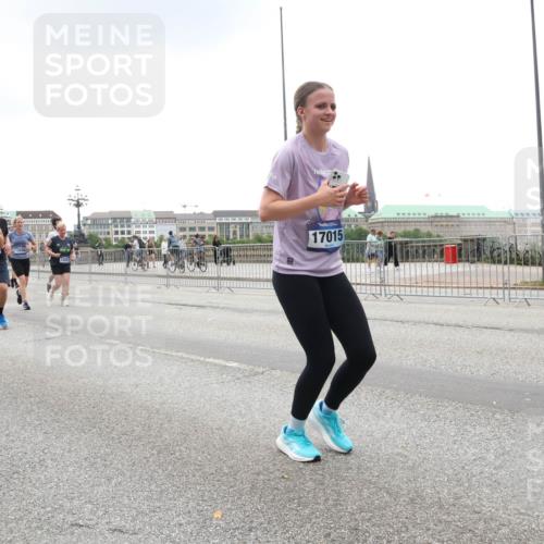 29.06.2025 - hella hamburg halbmarathon Lena Gebhardt http://msf.ph/oto/8325840 29.06.2025 10:47:22 Lombardsbrücke 10772, 1381, 13430, 17015, 1073, 1185, 1286, 1434, 1463, 1523, 1593, 1607, 1704, 1961, 2148, 2211, 2327, 2407, 2537, 2555, 2556, 2665, 2882, 2981, 2994, 3339, 4037, 4184, 4239, 4325, 4423, 4483, 4806, 4895, 4974, 4975, 5111, 5114, 5621, 5622, 5796, 5895, 5953, 6255, 6256, 6485, 6496, 6879, 6995, 7073, 7403, 7430, 7431, 7630, 7631, 7970, 8105, 8131, 8270, 8486, 8550, 8684, 8706, 8915, 8953, 8967, 9018, 9687, 11351, 11458, 11730, 11738 meine-sportfotos.de