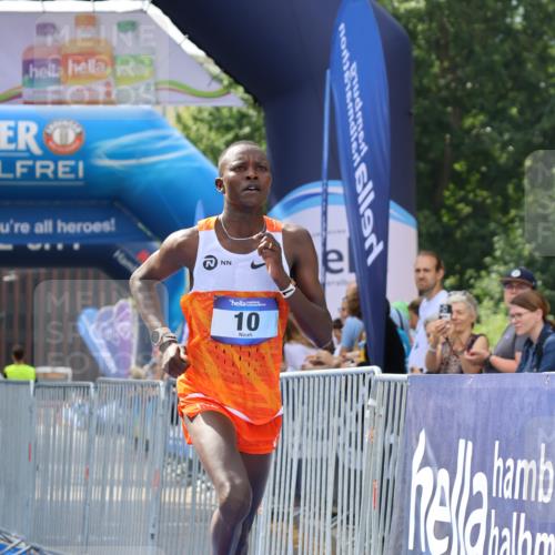 29.06.2025 - hella hamburg halbmarathon Strokosch-Dieckow http://msf.ph/oto/8325885 29.06.2025 10:02:44 Ziel 10 meine-sportfotos.de