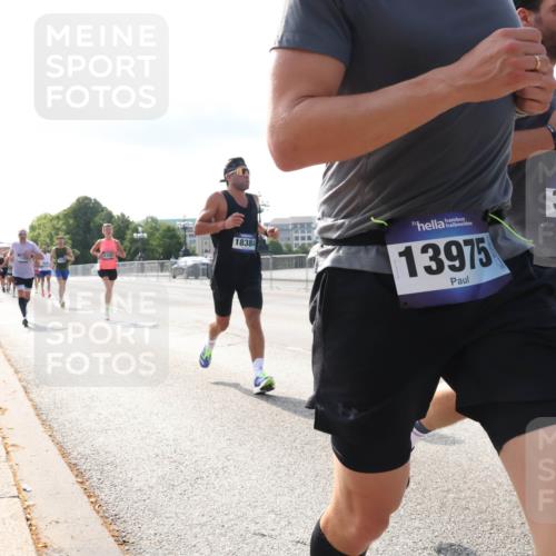 29.06.2025 - hella hamburg halbmarathon Lena Gebhardt http://msf.ph/oto/8325899 29.06.2025 09:48:34 Lombardsbrücke 18384, 13975, 348, 1290, 1385, 1505, 1710, 1743, 2262, 2399, 2714, 2767, 3480, 3547, 3959, 4359, 4381, 4860, 5091, 5307, 5315, 5554, 5709, 6684, 6829, 6993, 7152, 7154, 7884, 8121, 8571, 8933, 9403, 9643, 10190, 10404, 10793, 10852, 11202, 11227, 11620, 11929, 12044, 12051, 12488, 12514, 12916, 13483, 13595, 13940, 13975, 14875, 14908, 15015, 15701, 15931, 15959, 16119, 16158 meine-sportfotos.de