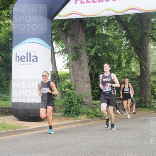 29.06.2025 - hella hamburg halbmarathon KatJ http://msf.ph/oto/8325922 29.06.2025 10:17:03 Zwischen KM18-KM19  meine-sportfotos.de