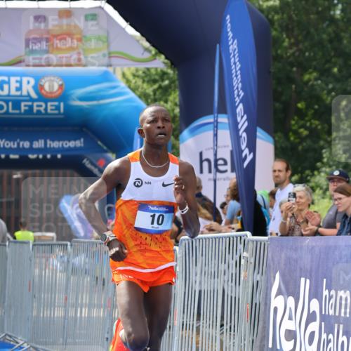 29.06.2025 - hella hamburg halbmarathon Strokosch-Dieckow http://msf.ph/oto/8325947 29.06.2025 10:02:44 Ziel 10 meine-sportfotos.de