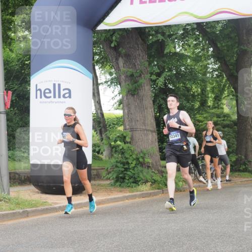 29.06.2025 - hella hamburg halbmarathon KatJ http://msf.ph/oto/8325968 29.06.2025 10:17:03 Zwischen KM18-KM19  meine-sportfotos.de