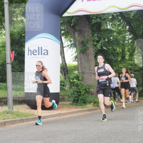 29.06.2025 - hella hamburg halbmarathon KatJ http://msf.ph/oto/8326017 29.06.2025 10:17:03 Zwischen KM18-KM19  meine-sportfotos.de