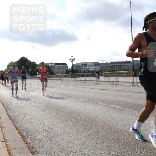 29.06.2025 - hella hamburg halbmarathon Lena Gebhardt http://msf.ph/oto/8326019 29.06.2025 09:48:35 Lombardsbrücke 15303, 18384, 1042, 1290, 1385, 1505, 1710, 1743, 2262, 2399, 2767, 3480, 3547, 3959, 4359, 4381, 4860, 5003, 5091, 5307, 5315, 5554, 5709, 6684, 6829, 6993, 7152, 7154, 7884, 8121, 8571, 8933, 9403, 9643, 10190, 10404, 10793, 10852, 11202, 11227, 11620, 11929, 12044, 12051, 12488, 12514, 12916, 13483, 13595, 13940, 13975, 14875, 14908, 15931, 15959, 16119 meine-sportfotos.de