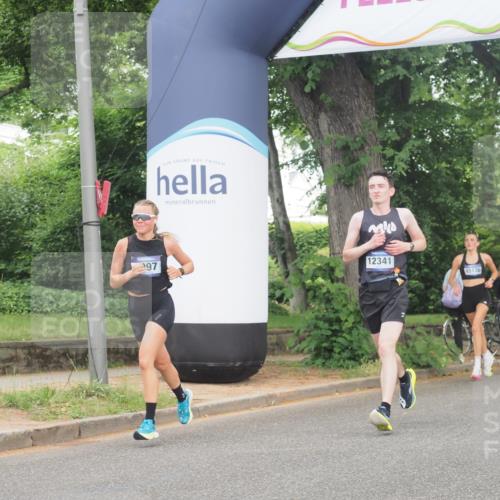 29.06.2025 - hella hamburg halbmarathon KatJ http://msf.ph/oto/8326132 29.06.2025 10:17:04 Zwischen KM18-KM19  meine-sportfotos.de