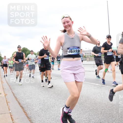 29.06.2025 - hella hamburg halbmarathon Lena Gebhardt http://msf.ph/oto/8326203 29.06.2025 10:57:46 Lombardsbrücke 17025, 33, 16319, 17029, 4256, 1123, 1242, 1248, 1265, 1388, 1643, 2015, 2041, 2451, 2567, 2900, 3191, 3385, 3388, 3433, 3644, 3750, 3936, 3954, 4059, 4180, 4197, 4429, 4521, 4830, 5117, 5632, 5676, 5736, 5738, 6316, 6337, 6827, 6857, 6916, 7172, 7193, 7556, 7720, 7728, 7977, 7990, 8035, 8159, 8287, 8386, 8474, 8540, 8552, 8708, 8713, 8773, 8853, 8873, 9059, 9180, 9233, 9318, 9394, 9398, 9436, 9481, 9496, 9613, 9832 meine-sportfotos.de