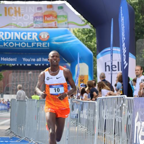 29.06.2025 - hella hamburg halbmarathon Strokosch-Dieckow http://msf.ph/oto/8326207 29.06.2025 10:02:43 Ziel 10 meine-sportfotos.de