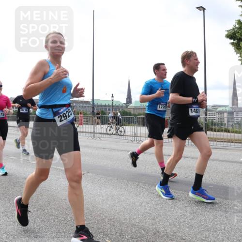 29.06.2025 - hella hamburg halbmarathon Lena Gebhardt http://msf.ph/oto/8326223 29.06.2025 10:23:25 Lombardsbrücke 1362, 12073, 8716, 2925, 17201, 14821, 1048, 1304, 1362, 1853, 2925, 3029, 3034, 4190, 4266, 4391, 4646, 4728, 4793, 5160, 5406, 6502, 6578, 6747, 6784, 6785, 6849, 7029, 7820, 7891, 8031, 8687, 8688, 8716, 8918, 8920, 9133, 9301, 9715, 9877, 9913, 10205, 10649, 10739, 11300, 11793, 11798, 11879, 12025, 12073, 12265, 12874, 13560, 14041, 14265, 14338, 14510, 14512, 14821, 15709, 16185, 16251, 16416, 16558, 17013, 17099, 17199, 17207, 17299, 17719 meine-sportfotos.de