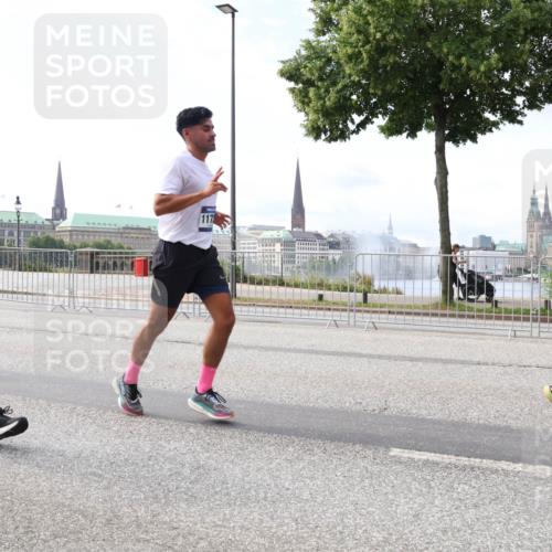 29.06.2025 - hella hamburg halbmarathon Lena Gebhardt http://msf.ph/oto/8326280 29.06.2025 10:12:56 Lombardsbrücke 16323, 117, 1020, 1051, 1249, 1610, 1785, 1851, 1939, 2531, 2891, 2942, 2963, 2964, 3182, 3248, 3262, 4532, 4554, 5150, 5166, 5597, 5598, 6207, 7014, 7873, 7907, 8398, 8405, 8917, 8971, 9141, 10067, 10402, 10581, 11025, 11720, 12456, 13566, 13816, 14404, 14540, 14869, 15012, 15369, 15531, 16030, 16255, 16323, 16437, 16473, 16826, 16911, 17061, 17699, 17988, 17994, 18048, 18178, 18320, 18493, 18530, 18732 meine-sportfotos.de