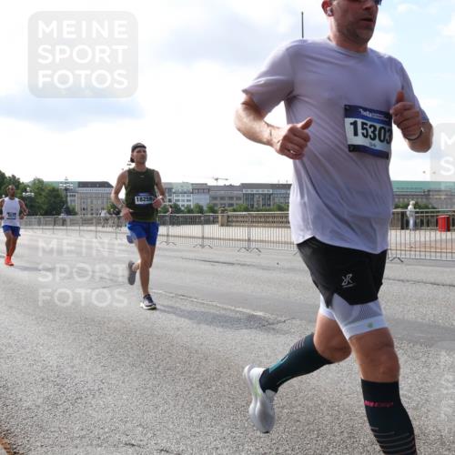 29.06.2025 - hella hamburg halbmarathon Lena Gebhardt http://msf.ph/oto/8326370 29.06.2025 09:48:38 Lombardsbrücke 571, 18259, 15303, 1042, 1290, 1385, 1505, 1710, 1743, 2262, 2399, 2767, 3480, 3547, 3959, 4359, 4381, 4860, 5003, 5124, 5307, 5554, 5709, 6829, 6993, 7152, 7154, 7884, 8121, 8571, 8933, 9403, 9643, 10190, 10404, 10738, 10793, 10852, 11620, 11929, 12044, 12051, 12488, 12514, 12916, 13137, 13372, 13483, 13595, 13940, 13975, 14875, 14908, 15931, 15959, 16119 meine-sportfotos.de